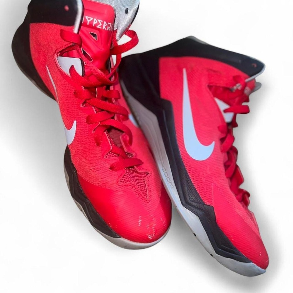 Nike Zoom Hyperquickness Men's Size 12 Red Black Basketball Shoes 599519-602 - Picture 2 of 8